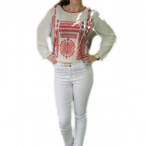 Pantalon alb de vara, tip creoin cu strasuri mici, masura mare
