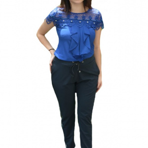 Pantaloni eleganti Tessa cu aplicatii de strasuri,nuanat de bleumarin