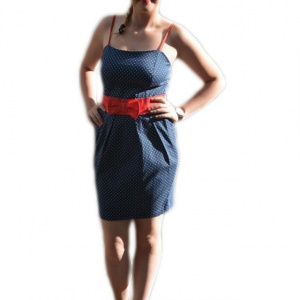 Rochie casual cu bretele, in culoare bleumarin cu buline albe