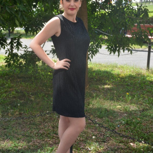 Rochie cu un croi simplu, neagra, mini