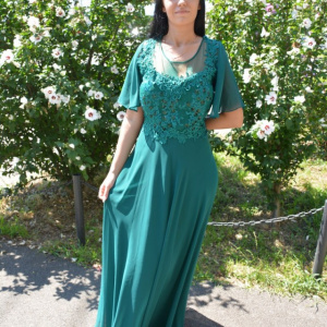 Rochie eleganta din voal combinat cu dantela si perle, greenery