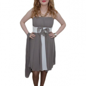 Rochie tinereasca, nuanta de gri, esarfa fashion atasata