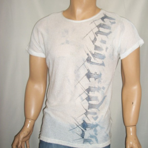 Tricou barbatesc, pe nuanta gri, cu imprimeu gri tip litere