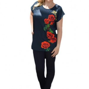 Tricou tineresc cu strasuri si model cu trandafiri, fond bleumarin