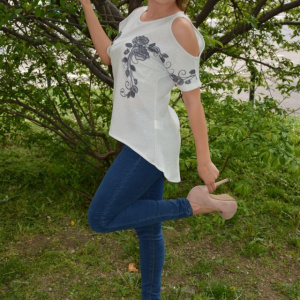 Bluza de primavara-vara cu design deosebit in fata, nuanta alba