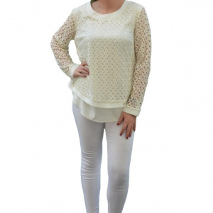 Bluza frumoasa cu maneca lunga, model dantelat pe culoare alba