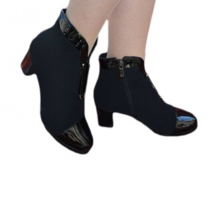 Botina scurta de toamna-iarna, usor imblanita, de culoare neagra