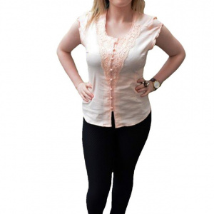 Camasa de vara de culoarea piersicii, din material usor elastic