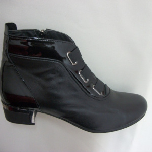 Cizma clasica, neagra, cu pandativ argintiu BO-2329-CL