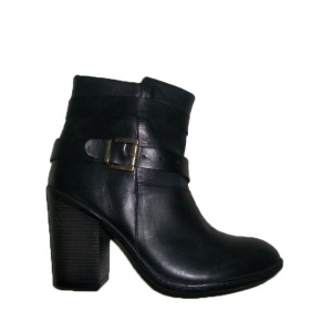 Cizma moderna, de culoara neagra, varf rotund