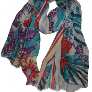 Esarfa deosebita din tesatura fina cu design floral multicolor
