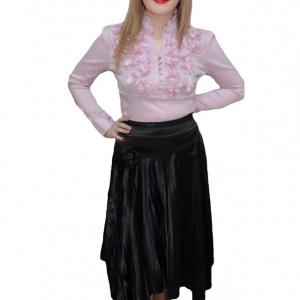 Fusta eleganta, neagra, usor asimetrica, confectionata din saten