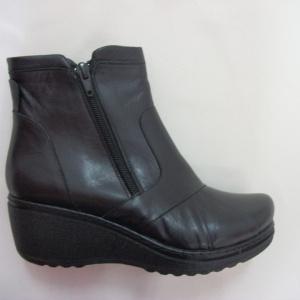 Gheata casual, neagra cu talpa tip pana BO-2257-PL