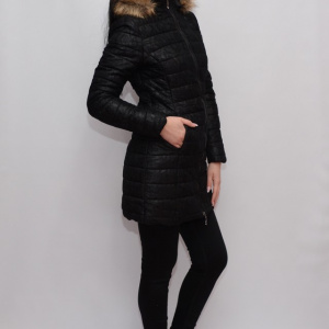 Jacheta neagra, din fas, cu design de dantela aplicata deasupra