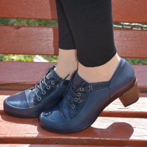 Pantof casual, din piele, de culoare bleumarin cu siret reglabil