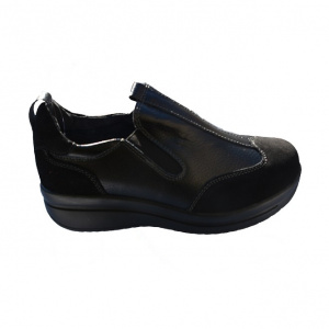 Pantof casual din piele naturala de culoare neagra