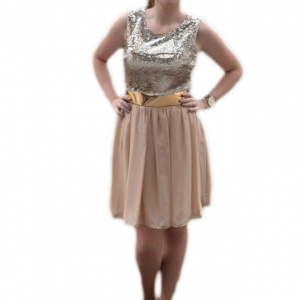 Rochie crem de ocazie, cu partea de sus decorata cu paiete