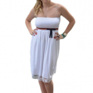 Rochie cu bretele in culorile alb si corai cu insertie de elastic