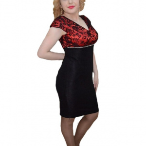 Rochie de gala, model cu dantela neagra peste saten visiniu