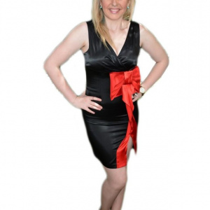 Rochie de seara scurta, neagra cu detalii rosii, model din saten