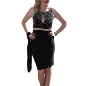 Rochie de seara scurta, neagra, decorata cu margele si strasuri