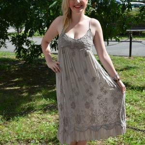 Rochie de vara lunga, cu broderie deosebita, in culoare maro