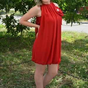 Rochie feminina, de culoare rosie, fara maneci