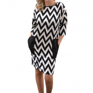 Rochie moderna, scurta, nuanta negru-alb, cu buzunare mari
