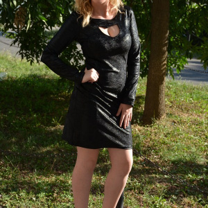 Rochie rafinata,cu decolteu in forma de inima, neagra