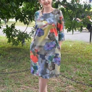 Rochie tinereasca de zi, masura mare, design de flori multicolore