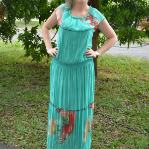 Rochie vaporoasa masura mare, nuanta turcoaz, design creponat
