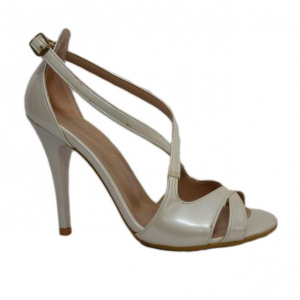Sanda de culoare ivory, din piele ecologica cu aspect lucios