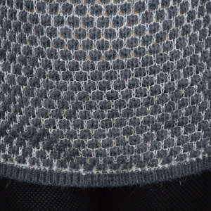 Bluza gri, de iarna, din material cu aspect pufos, design clasic