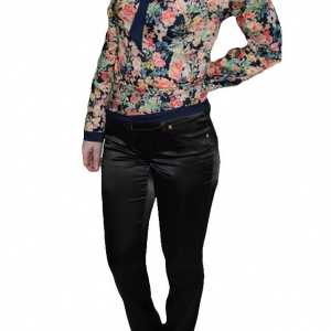 Pantalon tineresc, cusaturi aurii, croiala moderna, neagru