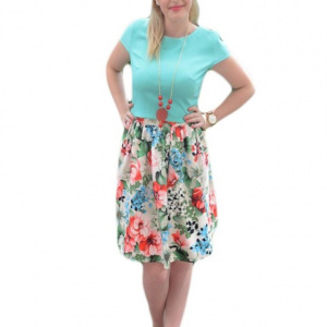 Rochie de culoare turcoaz, formata din doua piese, cu imprimeu