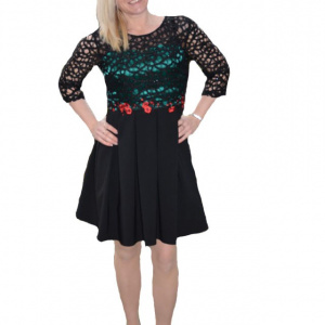 Rochie de ocazii, deosebita, din dantela neagra si broderie rosie