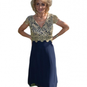 Rochie de seara cu croi lejer in nuanta de bleumarin cu auriu