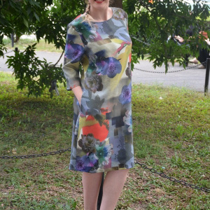 Rochie tinereasca de zi, masura mare, design de flori multicolore