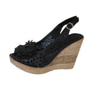 Sandale casual, din piele naturala perforata, cu floare