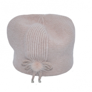 Bereta rafinata cu design lateral,pudra