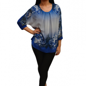 Bluza albastra cu imprimeu de flori si strasuri, model pentru ocazii