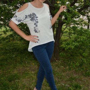 Bluza de primavara-vara cu design deosebit in fata, nuanta alba