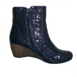 Botina de culoare bleumarin, confectionat din piele lacuita