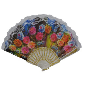 Evantai elegant cu design floral multicolor si maner din plastic