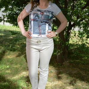 Pantalon bej cu dungi verticale in tesatura, model lung de vara