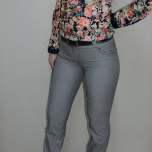 Pantalon elegant lung cu design geometric, de culoare gri