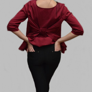 Pantalon modern cu design de capse si usor imblanit, negru