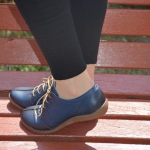 Pantof casual, negru. bleumarin din piele cu siret si talpa bej