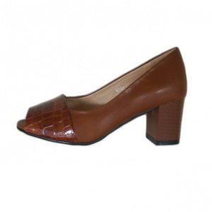 Pantofi cu toc mediu-jos, eleganti, pe culoare maro cu decupaj in fata