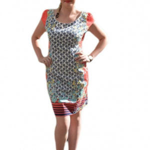 Rochie casual cu imprimeu floral deosebit si maneci scurte